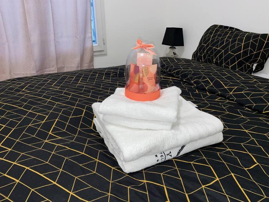 Appartement Luxueux 70M2, 2 Chambres Argenteuil Ngoại thất bức ảnh